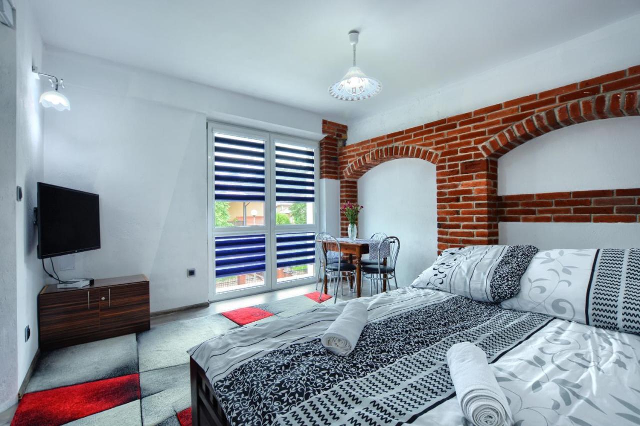 Ceglany Apartament Ustrzyki Dolne Exterior photo