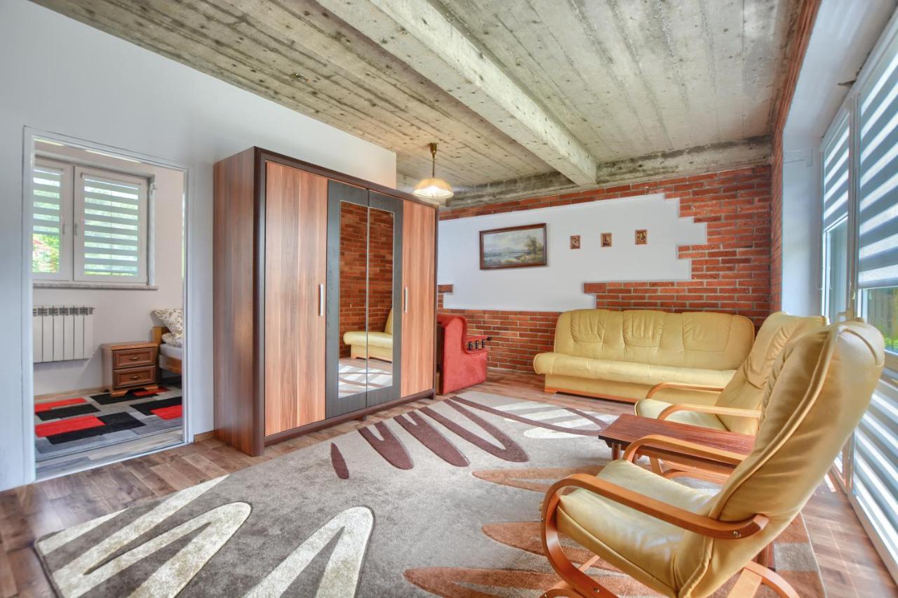 Ceglany Apartament Ustrzyki Dolne Exterior photo